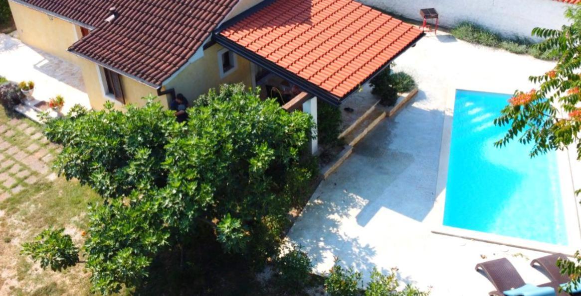 Rustic House With Private Swimming Pool Βίλα Πούλα Εξωτερικό φωτογραφία
