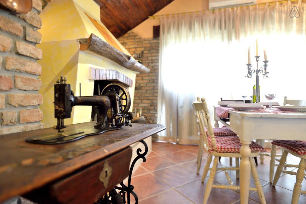 Rustic House With Private Swimming Pool Βίλα Πούλα Εξωτερικό φωτογραφία