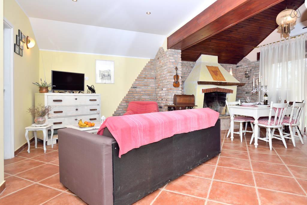 Rustic House With Private Swimming Pool Βίλα Πούλα Εξωτερικό φωτογραφία