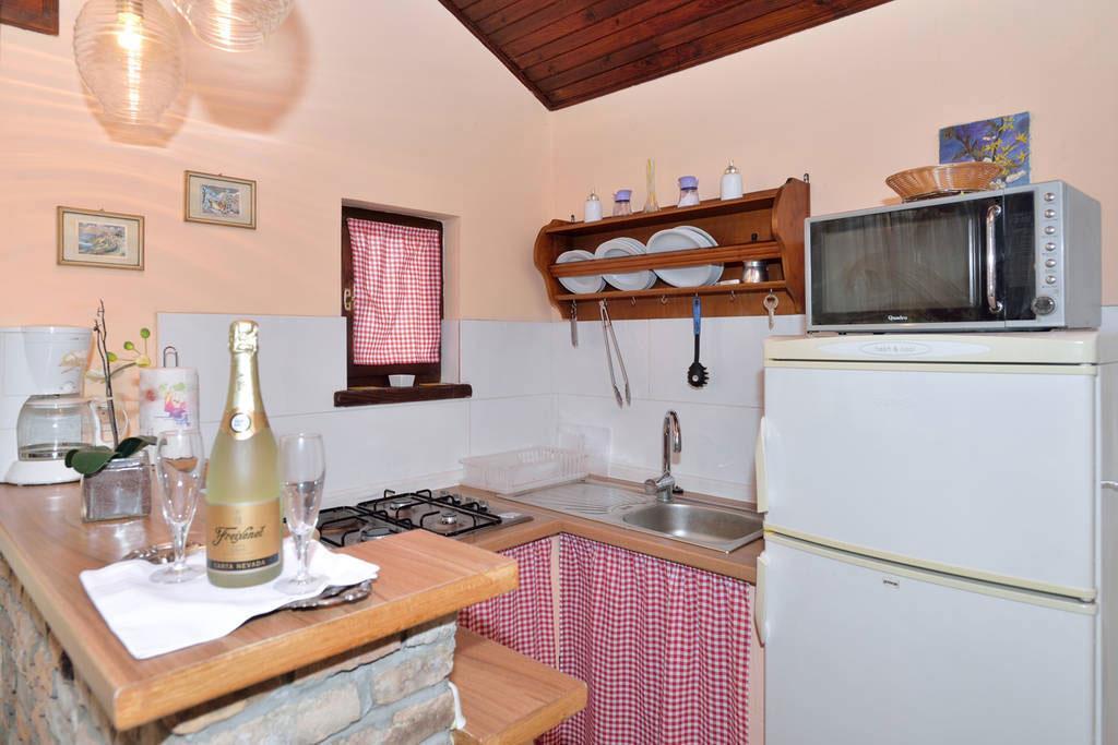Rustic House With Private Swimming Pool Βίλα Πούλα Εξωτερικό φωτογραφία